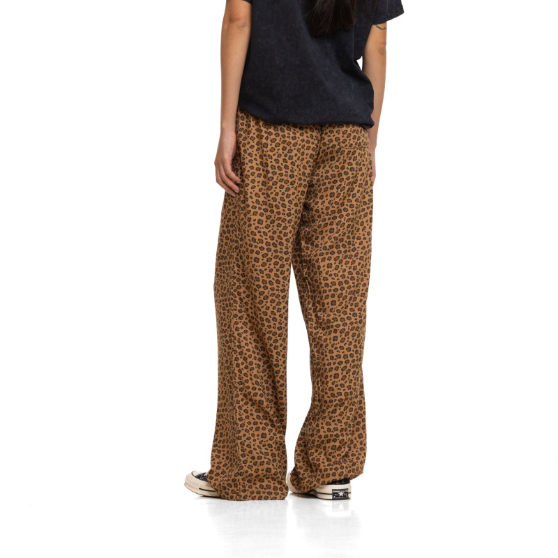 Pantalon femme fluide en viscose imprimée léopard badge métal Karin