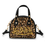 Sac bowling avec bandoulière effet fourrure avec broderie Leopard | Von Dutch
