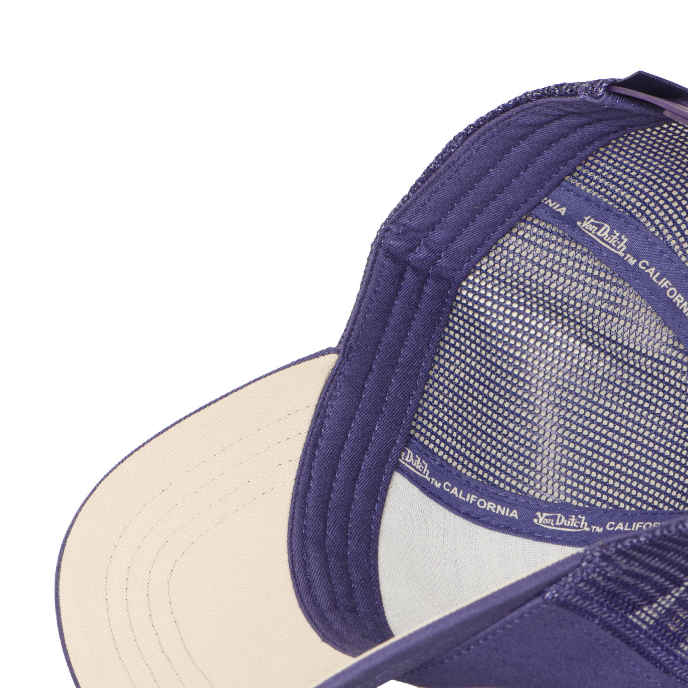 Casquette baseball avec filet et écusson en rubber print modèle Logo